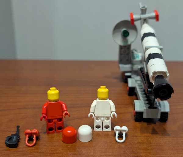 Lego 897 Mobile Rocket Launcher