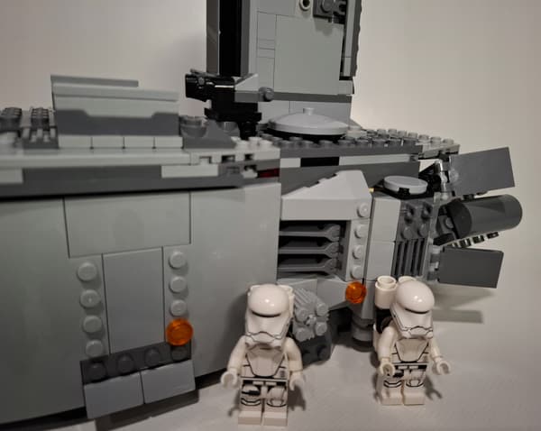 LEGO Star Wars: 75103 – First Order Transporter