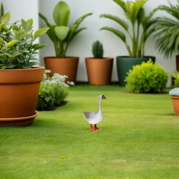 2 DECORATIVE GOOSE FIGURINES FOR YOUR DESK AND PATIO