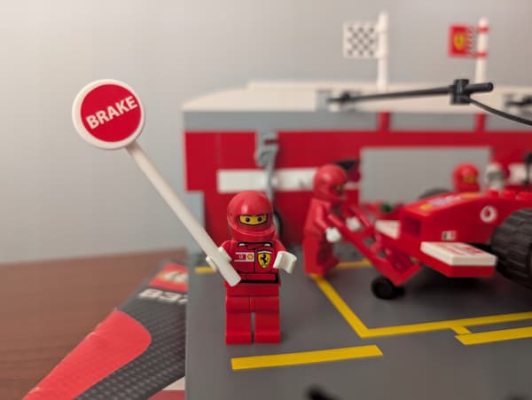 Lego 8375 Ferrari F1 Pit Stop