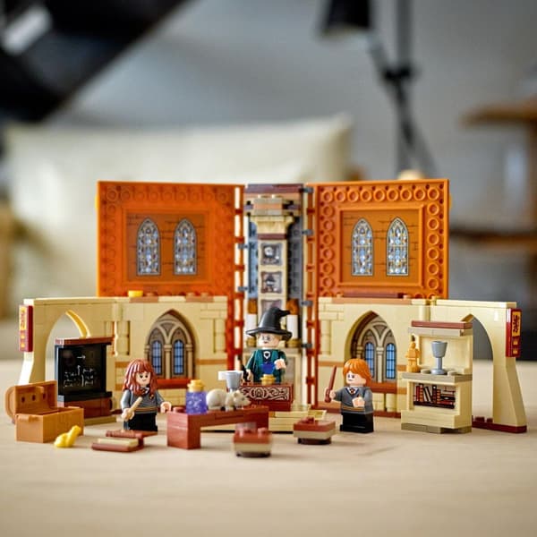 LEGO 76382 HARRY POTTER – MOMENTS FROM HOGWARTS – TRANSFIGURATION CLASS
