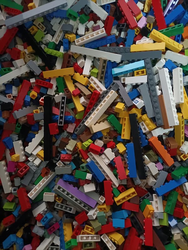 LEGO multi-coloured beam bricks, 1 kg mix, second-hand
