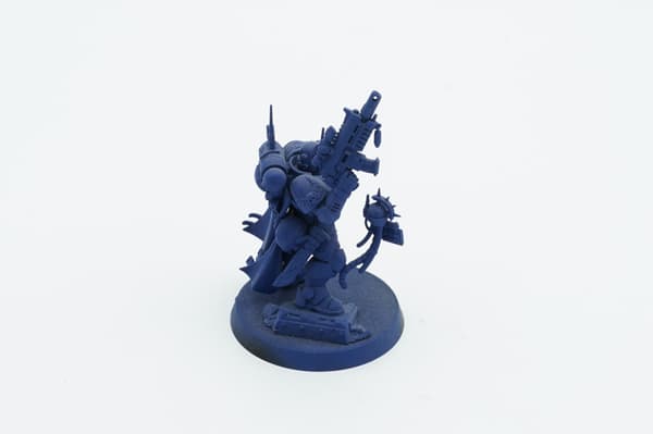 Warhammer 40k Space Marines Primaris Captain in Phobos Armour figurine