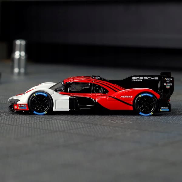 Hot Wheels Porsche 963 Elite64 red racing model