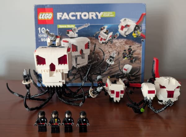Lego 10192 Factory: Space Skulls with Box – Unique