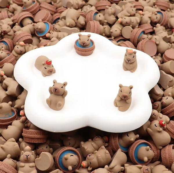 30 PIECES 3D Capybara Figurines – KAPIBARA MINI RANDOM FIGURINES