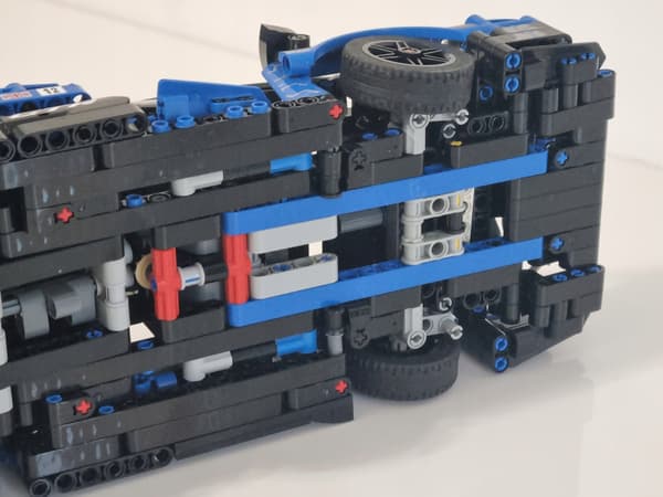 LEGO 42123 Technic MCLAREN SENNA GTR – set components