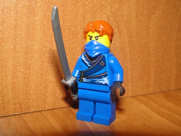 NEW LEGO Ninjago Minifigure – JAY REBOOTED, Techno Robe – njo089