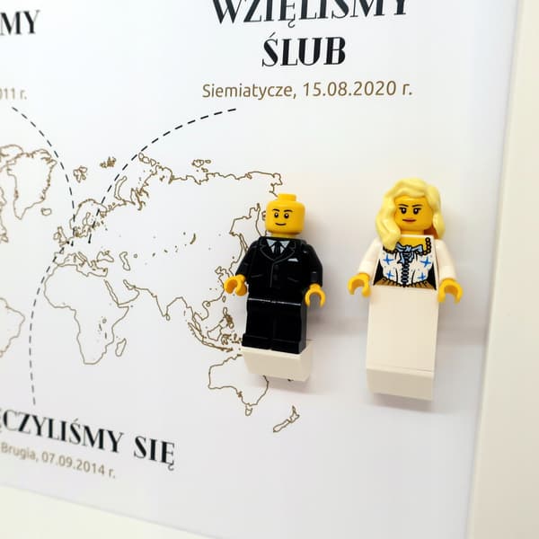 WEDDING FRAME: WORLD MAP WITH LEGO FIGURES