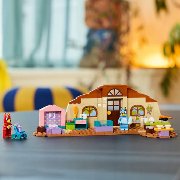 LEGO Bluey 11221 School with Ryżyk and Blue