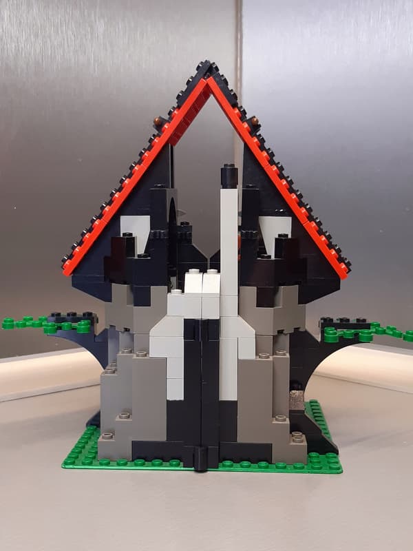 Lego Castle 6048 Majisto’s Magical Workshop