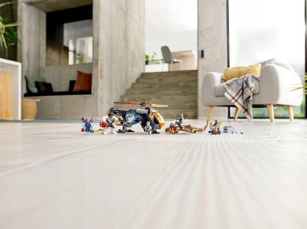 LEGO 76144 AVENGERS: HULK’S HELICOPTER CRASH