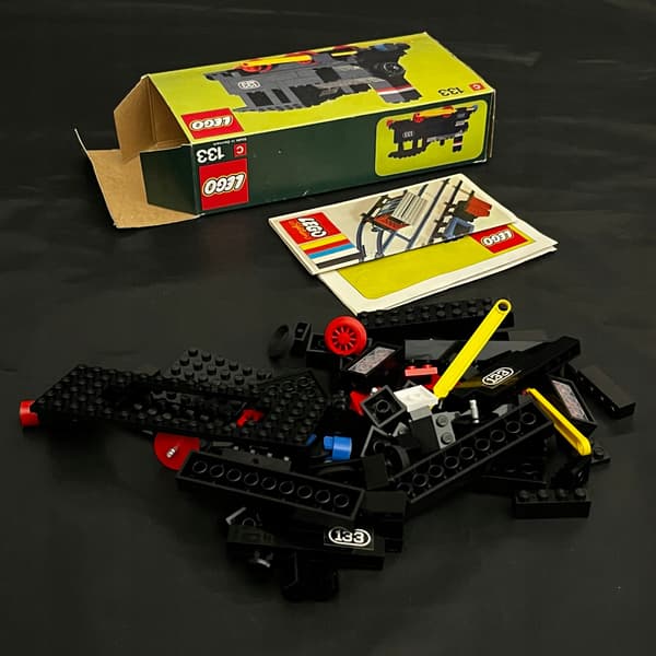 133 LEGO Locomotive