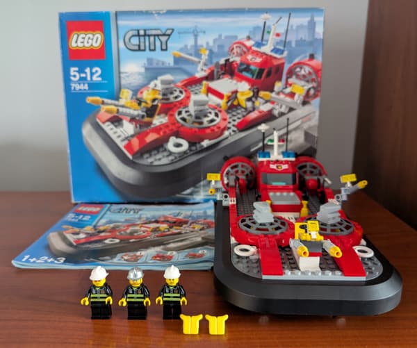 Lego 7944 Fire Brigade Hovercraft with Box