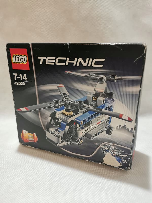 LEGO 42020 Technic – Twin-rotor Helicopter (damaged box)