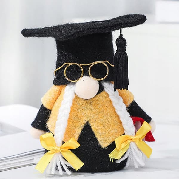GRADUATION GIFT FIGURINE: GNOME m1