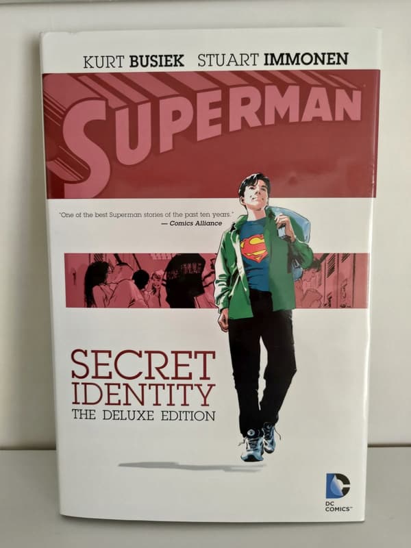 SUPERMAN: SECRET IDENTITY DELUXE EDITION (Hardback)