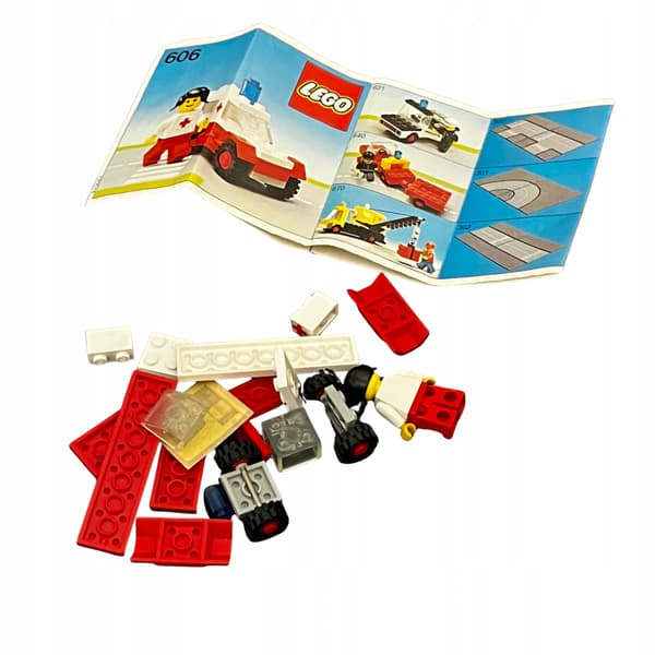 606 LEGO Ambulance
