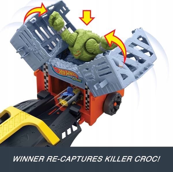 Hot Wheels Batman Transporter 3-lane race track