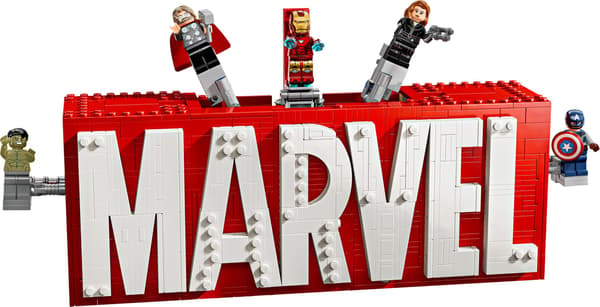 LEGO Marvel 76313 MARVEL Logo and minifigures