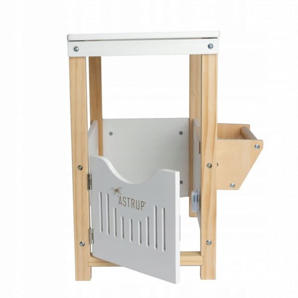 Astrup 30 cm wooden stable for Minis horses