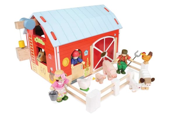 Le Toy Van’s red wooden barn
