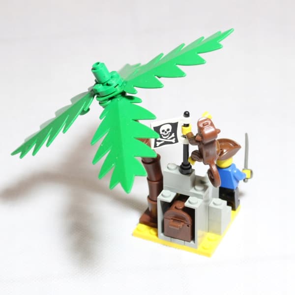 LEGO Set 1889 Pirate's Treasure Hold