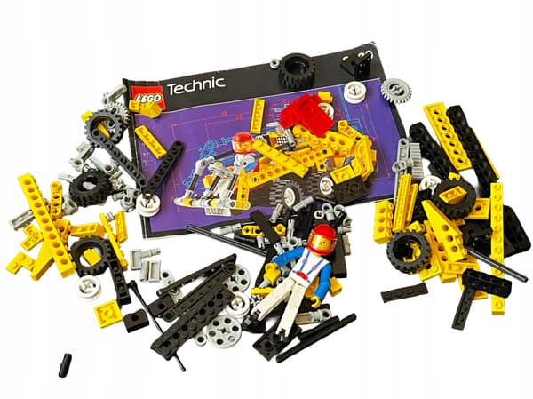 8830 LEGO Rally Car