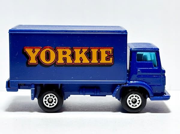 MATCHBOX – DODGE DELIVERY TRUCK (B8)