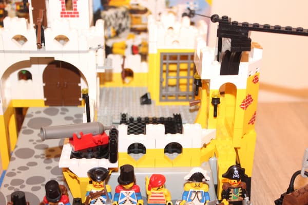 LEGO PIRATES ISLANDERS 6276-3 with INSTRUCTIONS: Eldorado Fortress SET