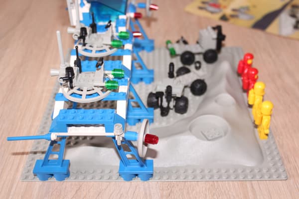 LEGO SPACE CLASSIC 6930-2 INSTRUCTION MANUAL: Space Supply Station SET