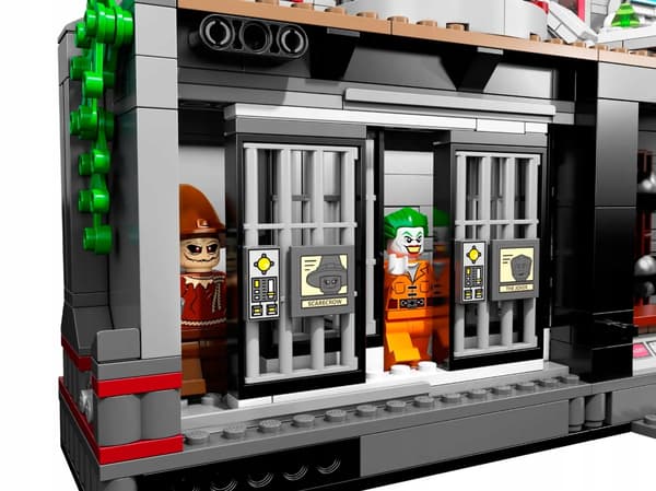 LEGO SUPER HEROES 10937 BATMAN: Escape from Arkham Asylum Set