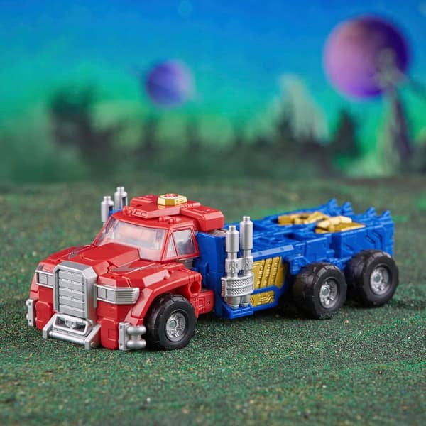 HASBRO Transformers Legacy Evolution Armada Universe Optimus Prime Figure