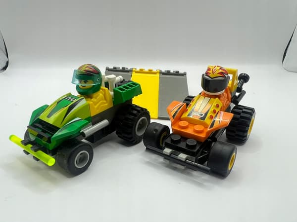LEGO 4594 Maverick Sprinter & Hot Arrow Racers