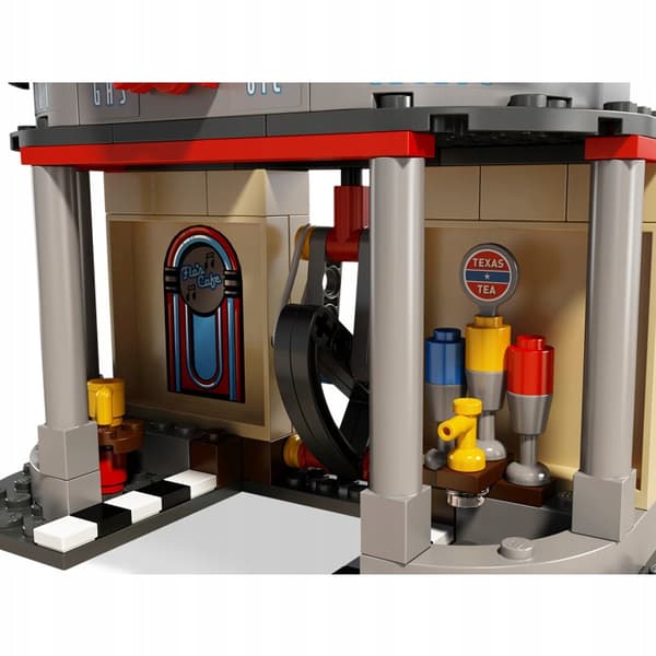LEGO Disney 8487 LEGO 8487 – Flo’s V8 Café