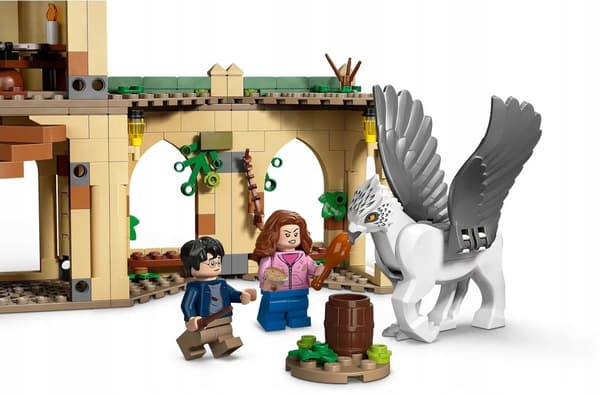 LEGO Harry Potter 76401 Hogwarts Courtyard