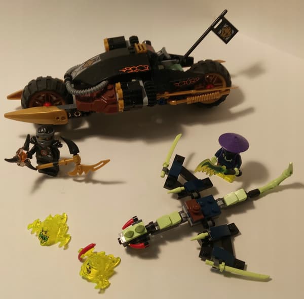 LEGO Ninjago: 70733 – Cole’s Motorbike