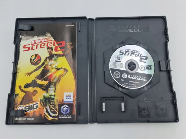 NINTENDO GAMECUBE FIFA STREET 2