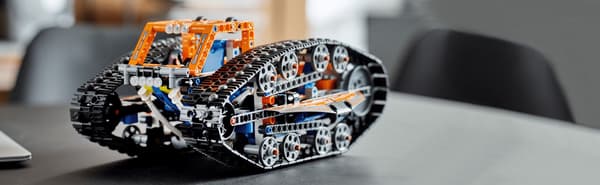 LEGO Technic 42140 Transforming Vehicle (((dented box)))
