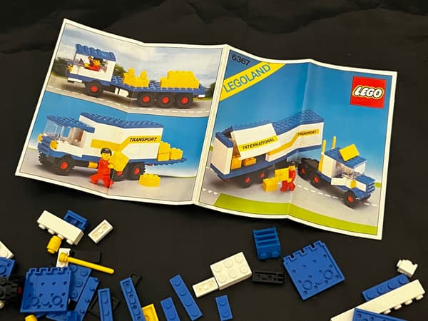 6367 LEGO Lorry