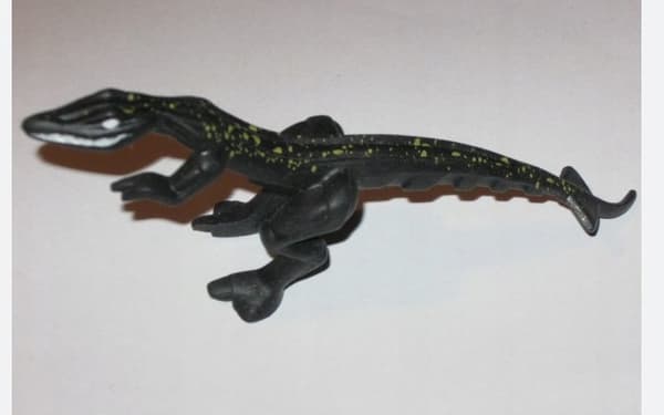 621H4. LEGO Mutant Lizard dinosaur