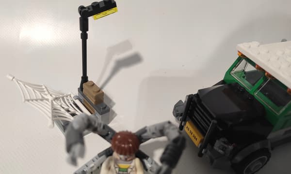 LEGO Marvel Super Heroes: 76015 – Doc Ock’s Truck Heist