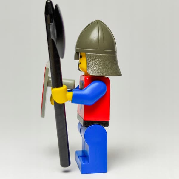Lego Castle Knight Figure, Crusader with Axe (cas108) + shield + weapon