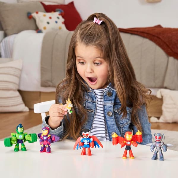 HASBRO Marvel Iron Man and the Super Squad 8 cm Action Figure Set