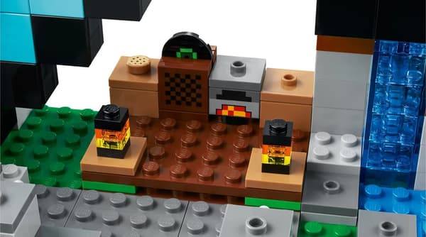 LEGO Minecraft 21244 Sword Bastion