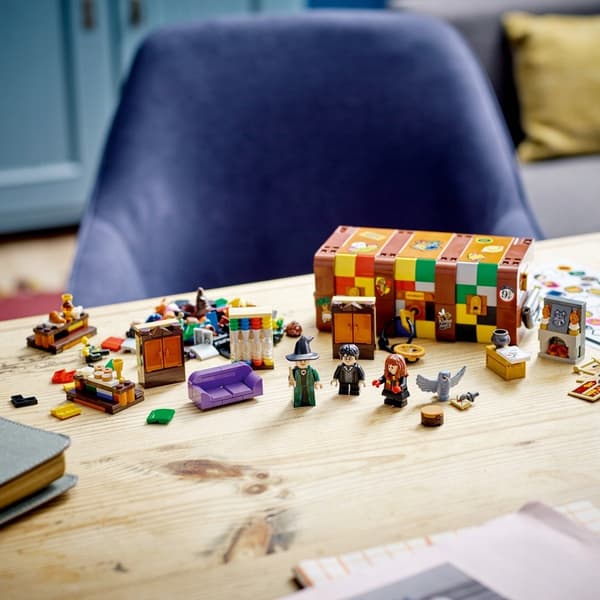 76399 LEGO Harry Potter: The Magical Trunk from Hogwarts