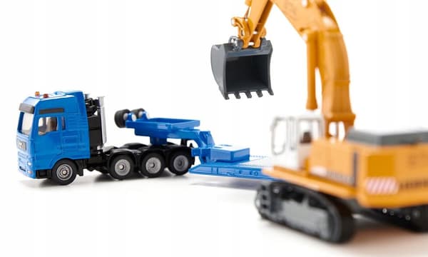 Siku S1847 flatbed lorry with excavator