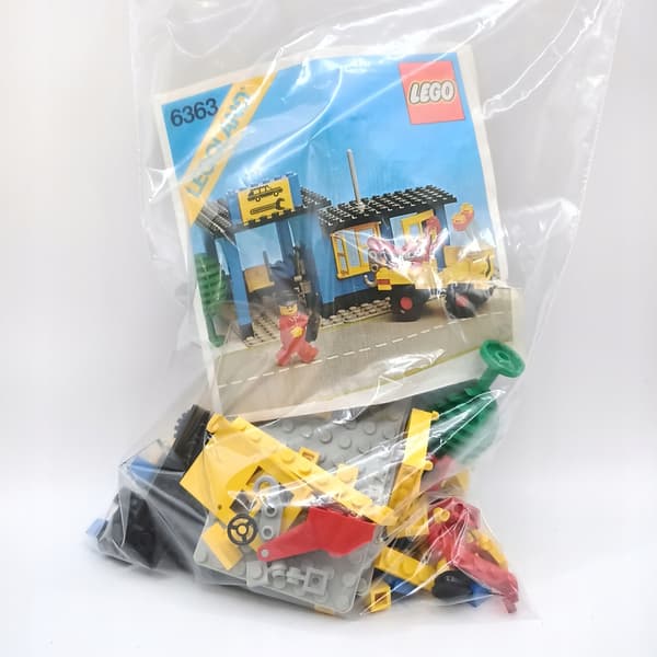 LEGO Legoland Town 6363 Garage & Car Workshop