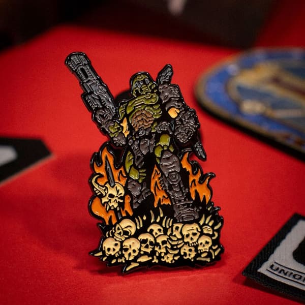 DOOM Slayer Limited Edition Pin Badges – Doom Eternal 5.7 x 3.5 cm