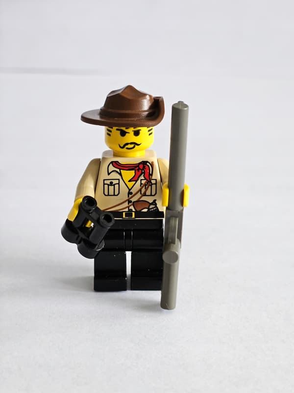 LEGO 5918 Adventurers – Desert Rover + Instructions
